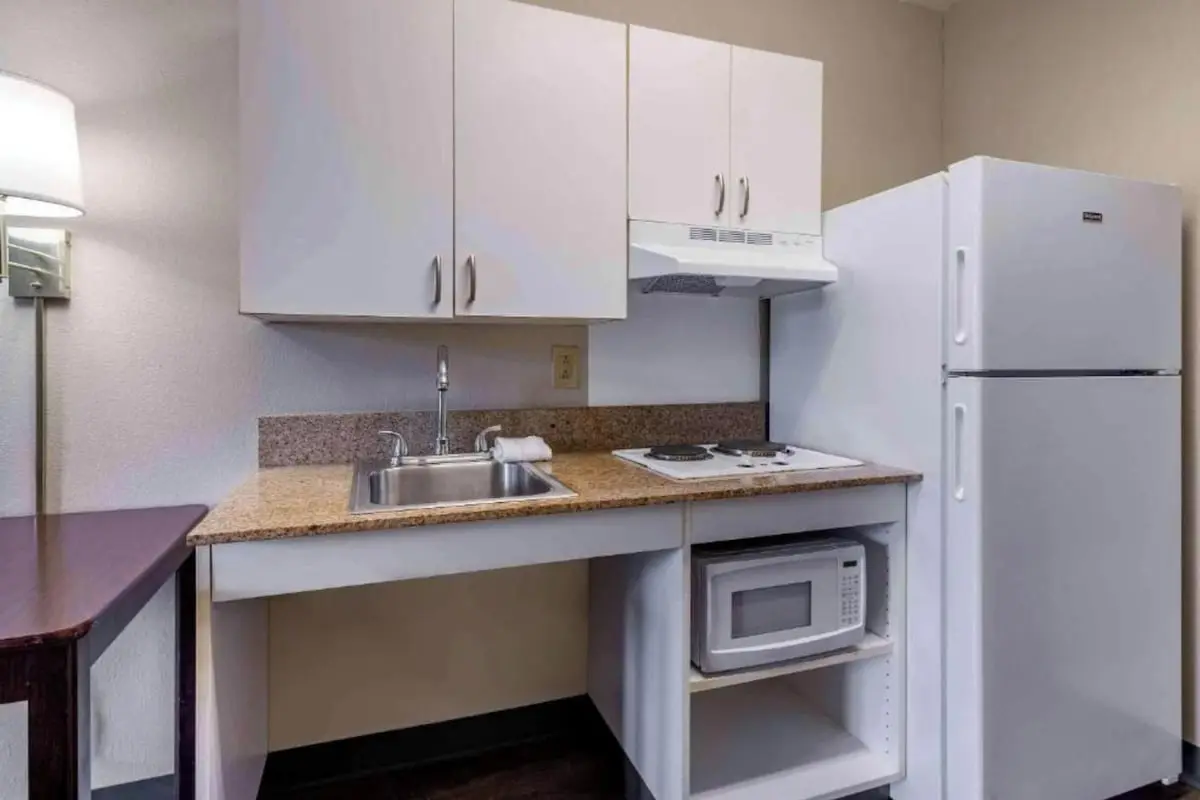 Motel 6 Suites Chicago Lisle IL hotel photo 1 in Lisle, Illinois
