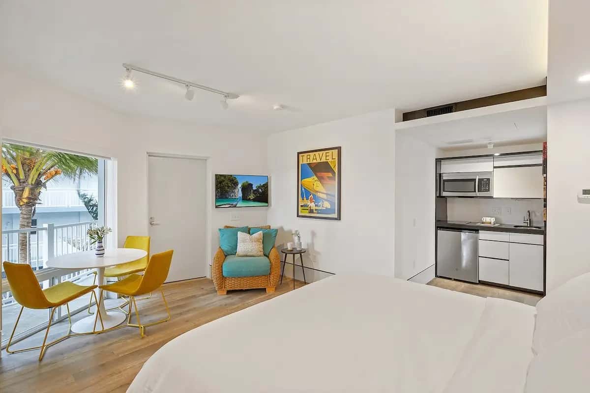 Ocean Treasure Beachside Suites hotel photo 1 in Lauderdale-by-the-Sea, Florida