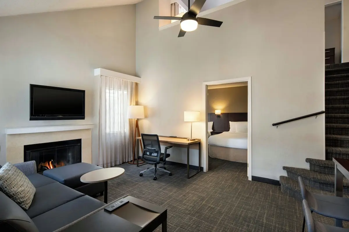 Hotels with kitchens in Placentia