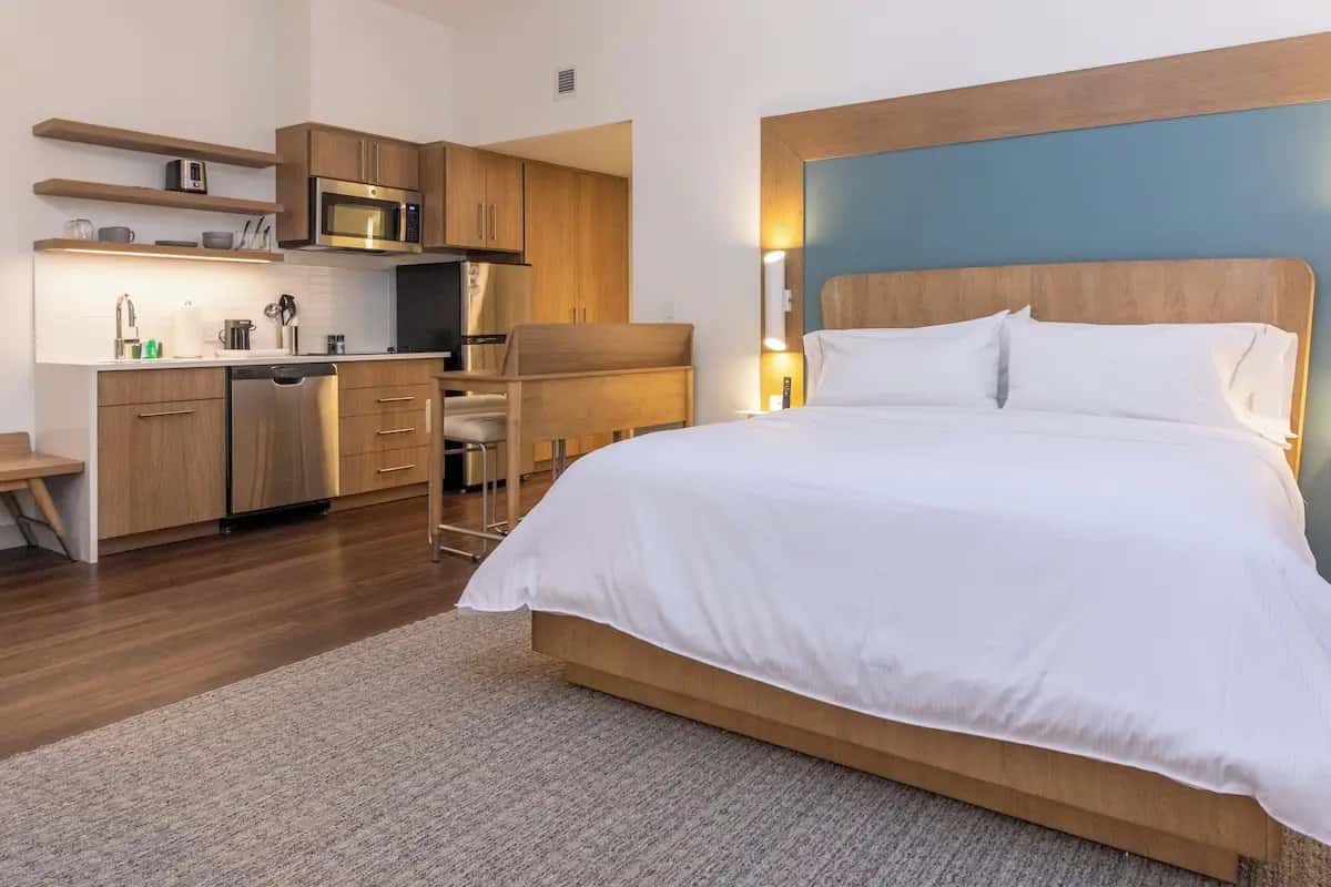 Element by Marriott St. Louis Midtown in St. Louis, MO, listed as in-room kitchen